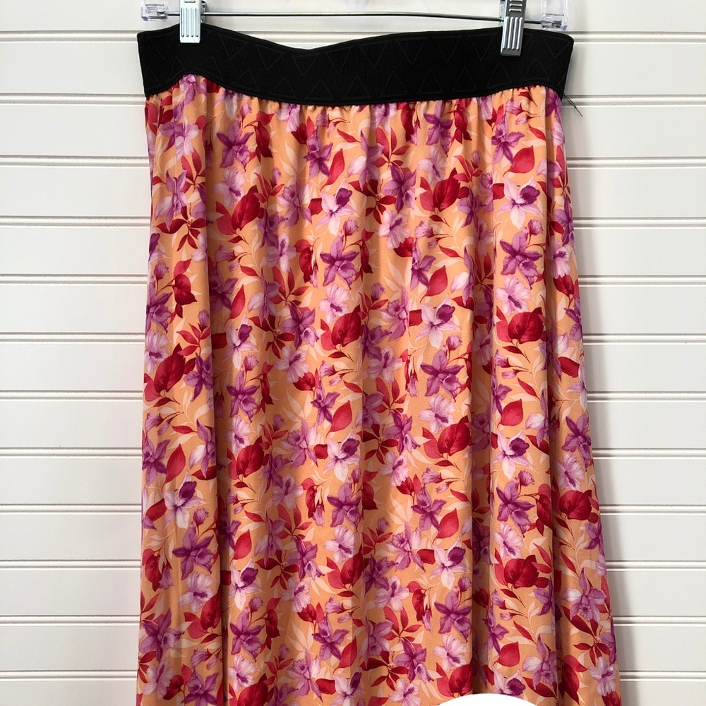 Discontinued LuLaRoe Lucy Skirt (medium) -maxi length